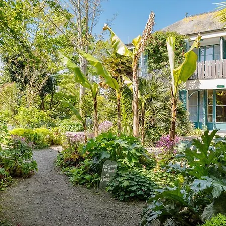 Logis Les Fuchsias 3*