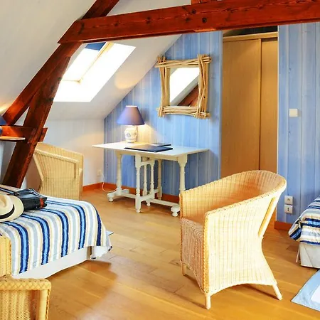 Logis Les Fuchsias 3* 생 바스트 라 우게