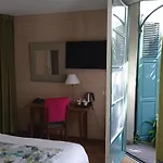 Hotel Logis Les Fuchsias Saint-Vaast-la-Hougue