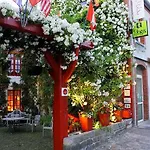Logis Les Fuchsias Hotel 3*