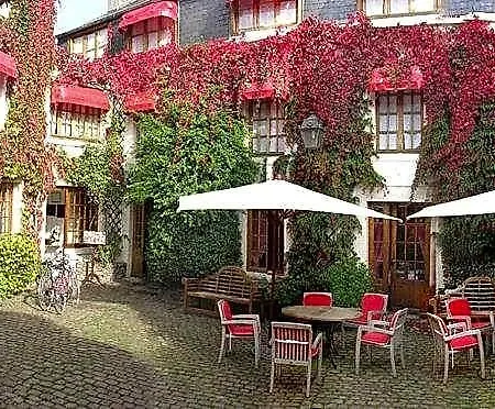Logis Les Fuchsias Hotell