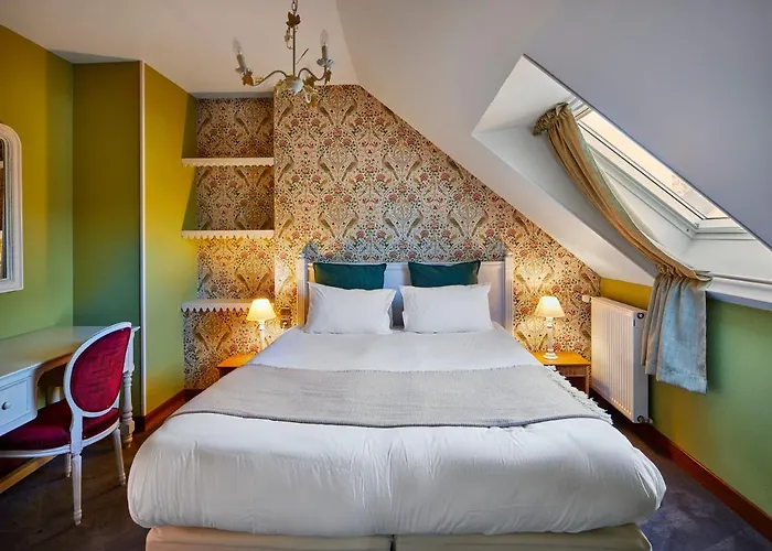 Logis Les Fuchsias Hotel