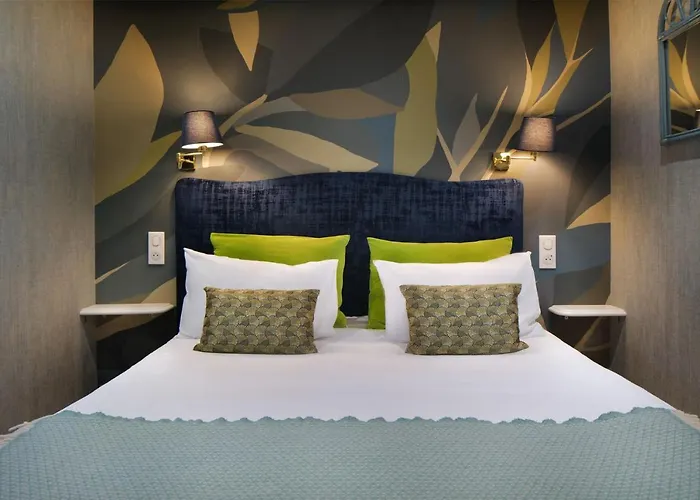 Logis Les Fuchsias Hotel 3*