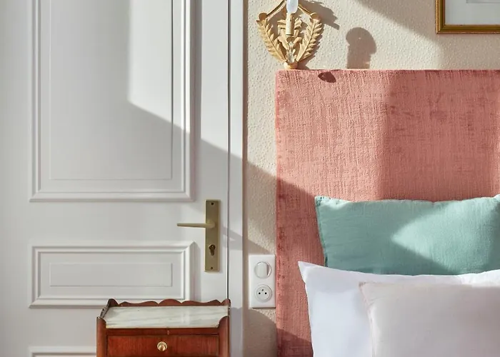 Logis Les Fuchsias Hotel 3*