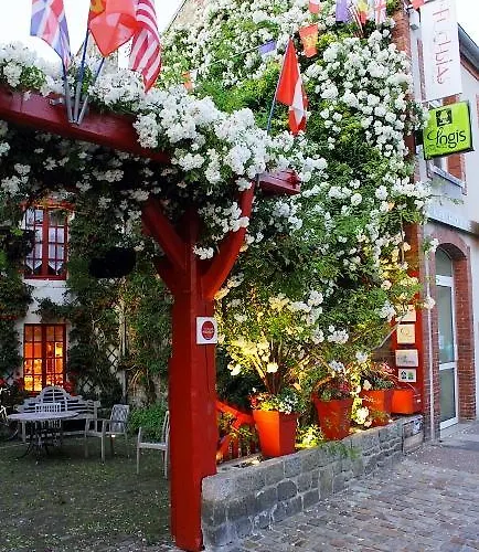 Logis Les Fuchsias Hotel 3*