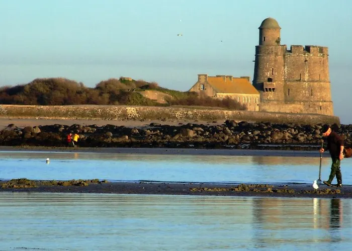 Logis Les Fuchsias Saint-Vaast-la-Hougue